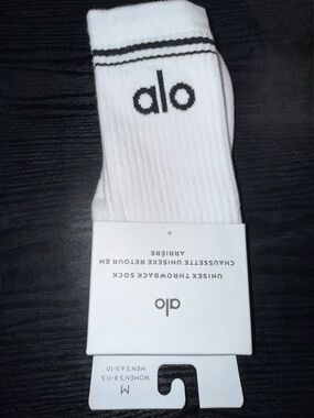 Alo Yoga Unisex Throwback Crew Socks NWT Black and White M